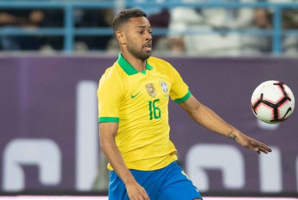 Renan Lodi (Foto: Lucas Figueiredo / Mowa Press)