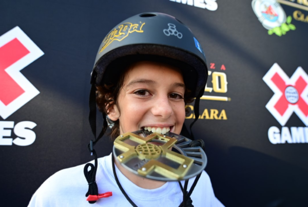 gui khury leva o bronze no vertical