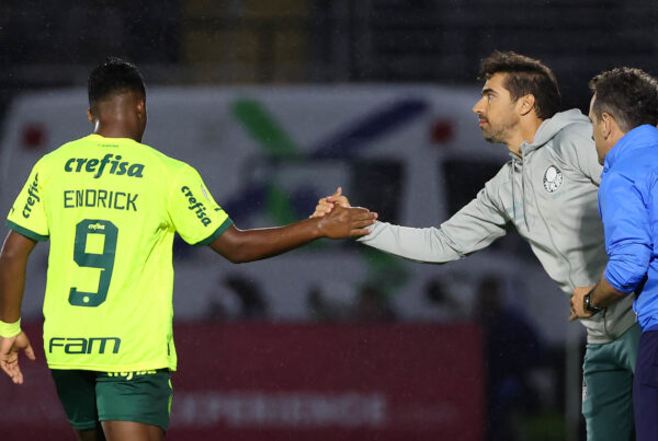 Endrick e Abel Ferreira