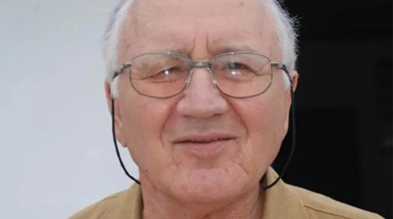 Morre Flávio Araújo
