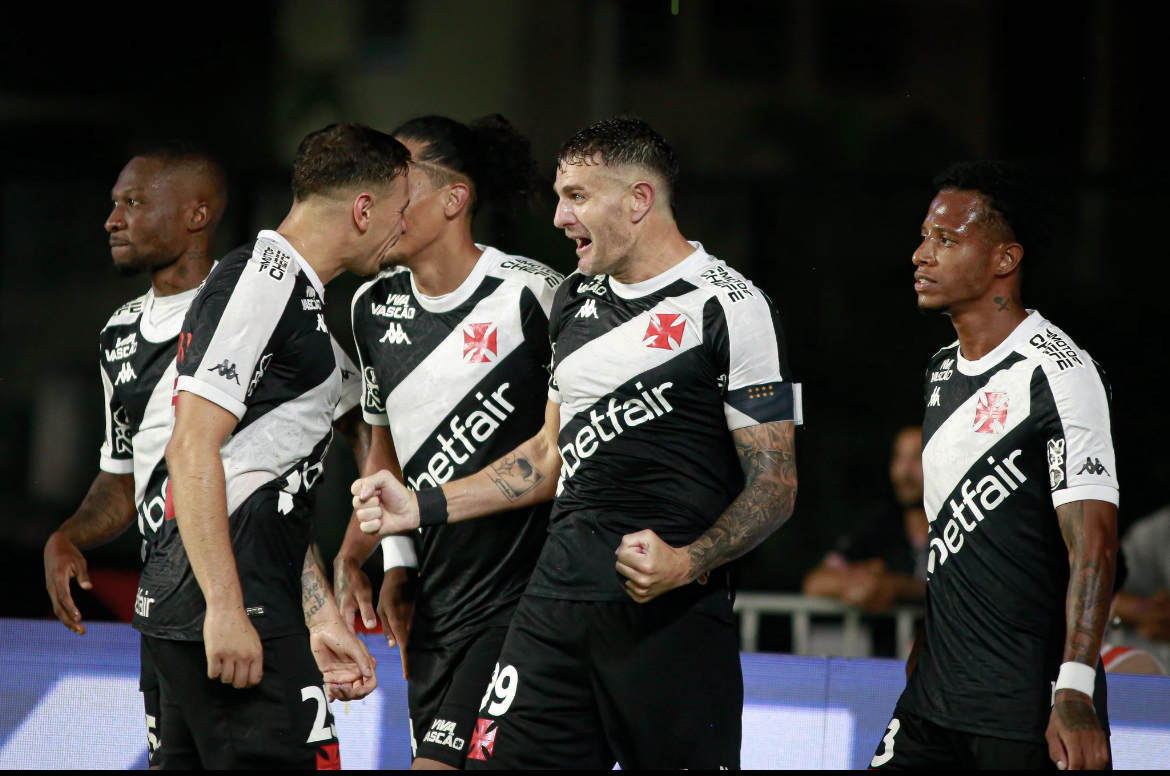 Santos perde de virada