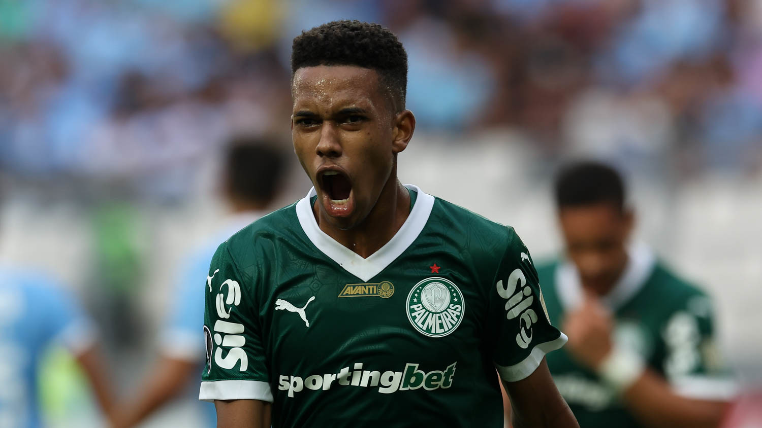 Palmeiras vence no sufoco